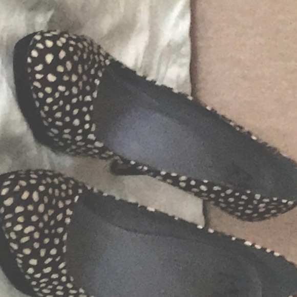 Worn once. Excellent condition. Pet free Home. - Picture 1 of 8
